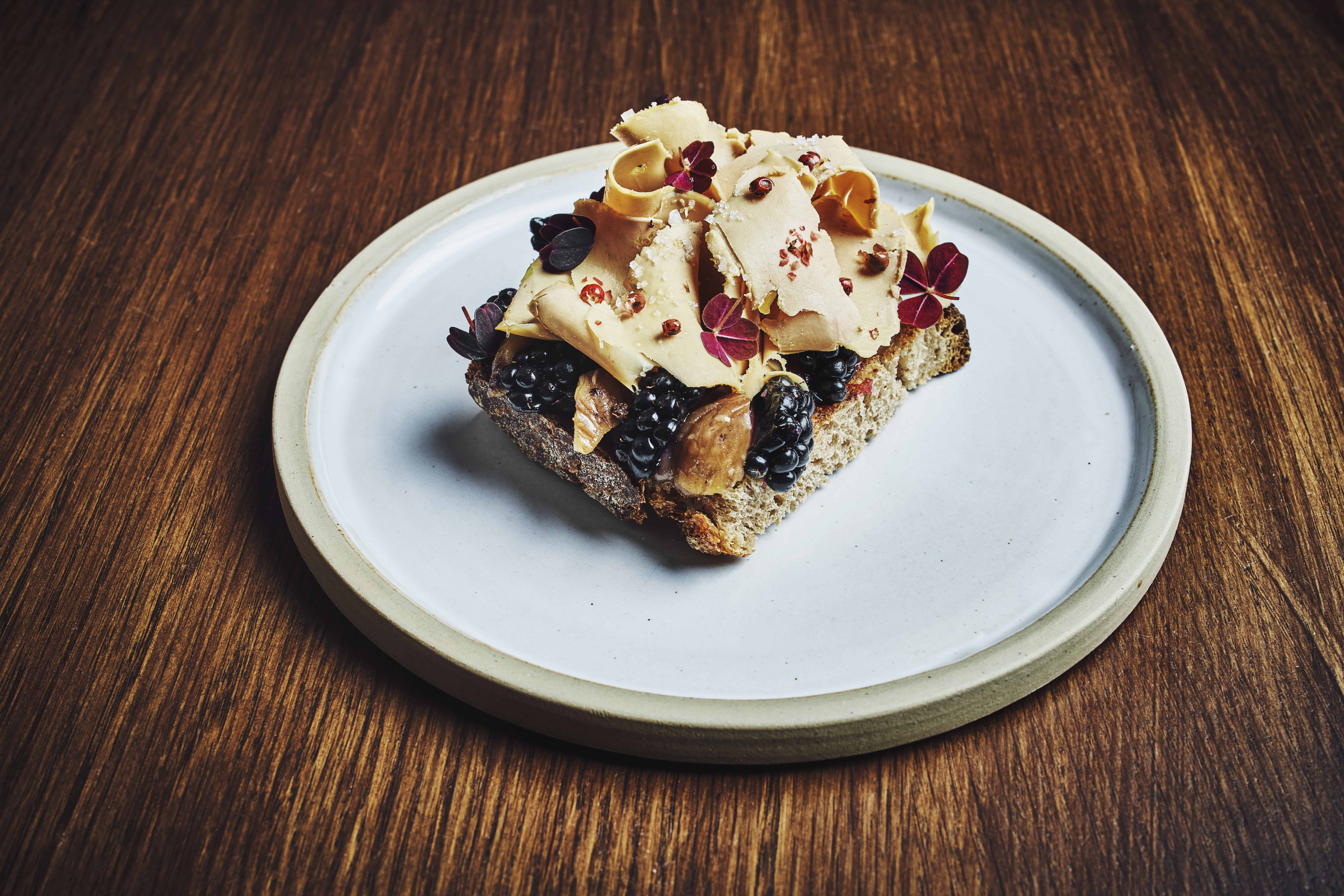 Terrine de foie gras sur un toast